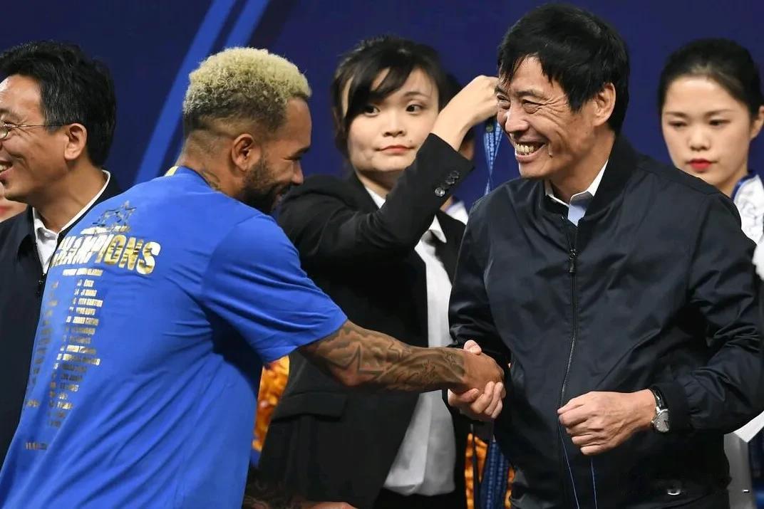 盘点那些被中国足协错过的可被归化球员，哪个最可惜？
  1、特谢拉，前江苏苏宁外