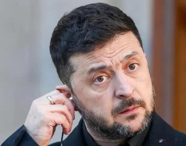 12月8日，泽连斯基又一次把“硬汉剧本”演到了高潮，对着镜头斩钉截铁：“宪法没给