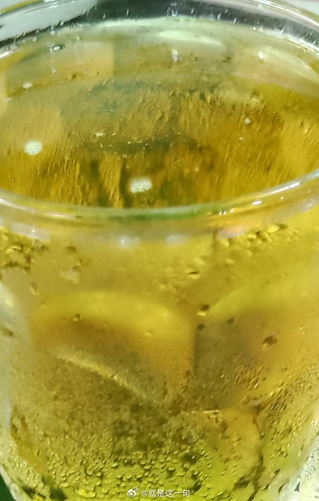 喝吧，酒量要锻炼出来，不然怎么推动商务接待工作，做女人太难了🍻 