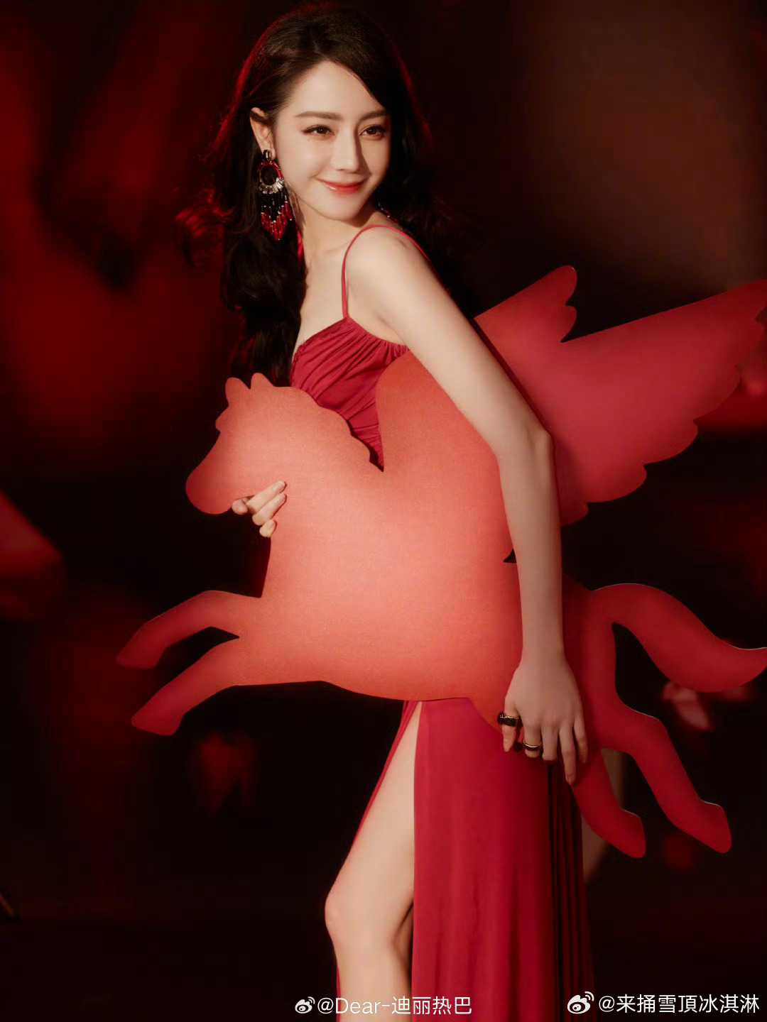 迪丽热巴很抱歉让大家担心了迪丽热巴感谢大家关心太好了 