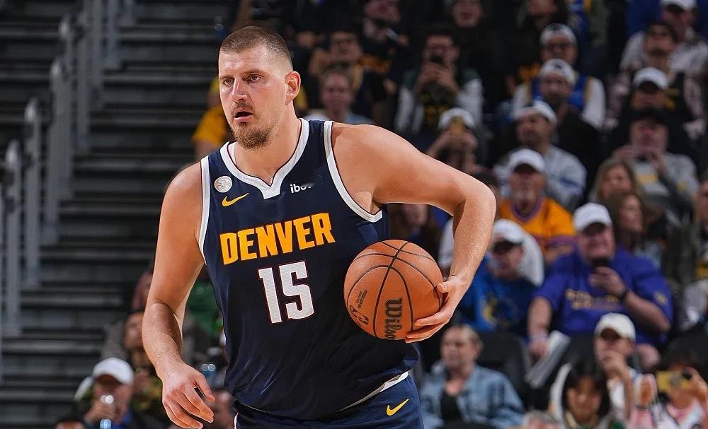 4月9日上午9:00，NBA常规赛继续进行，掘金坐镇主场与灰熊交手。战绩排名掘金