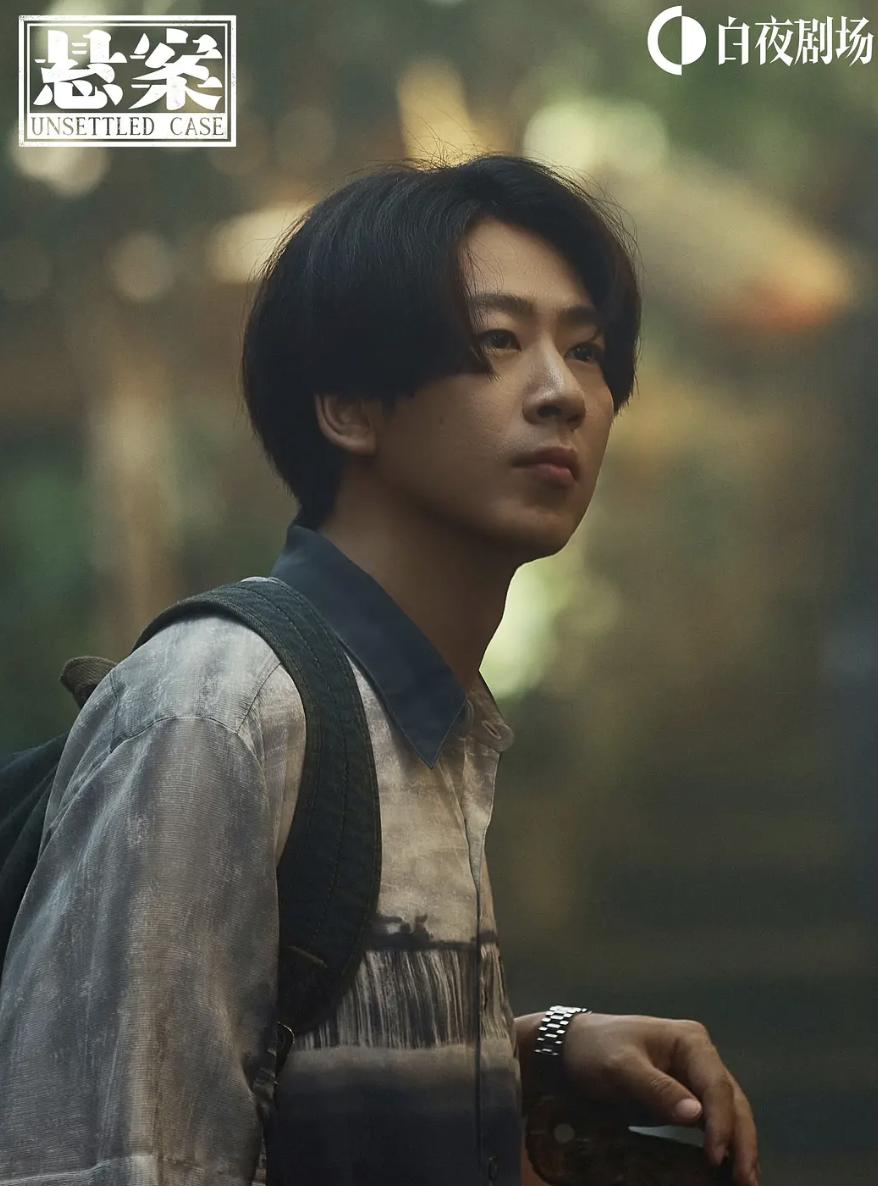 《悬案》里面的徐亮绝对是史上最惨的一个劫匪！

90年代他就抢了上百万的珠宝，可