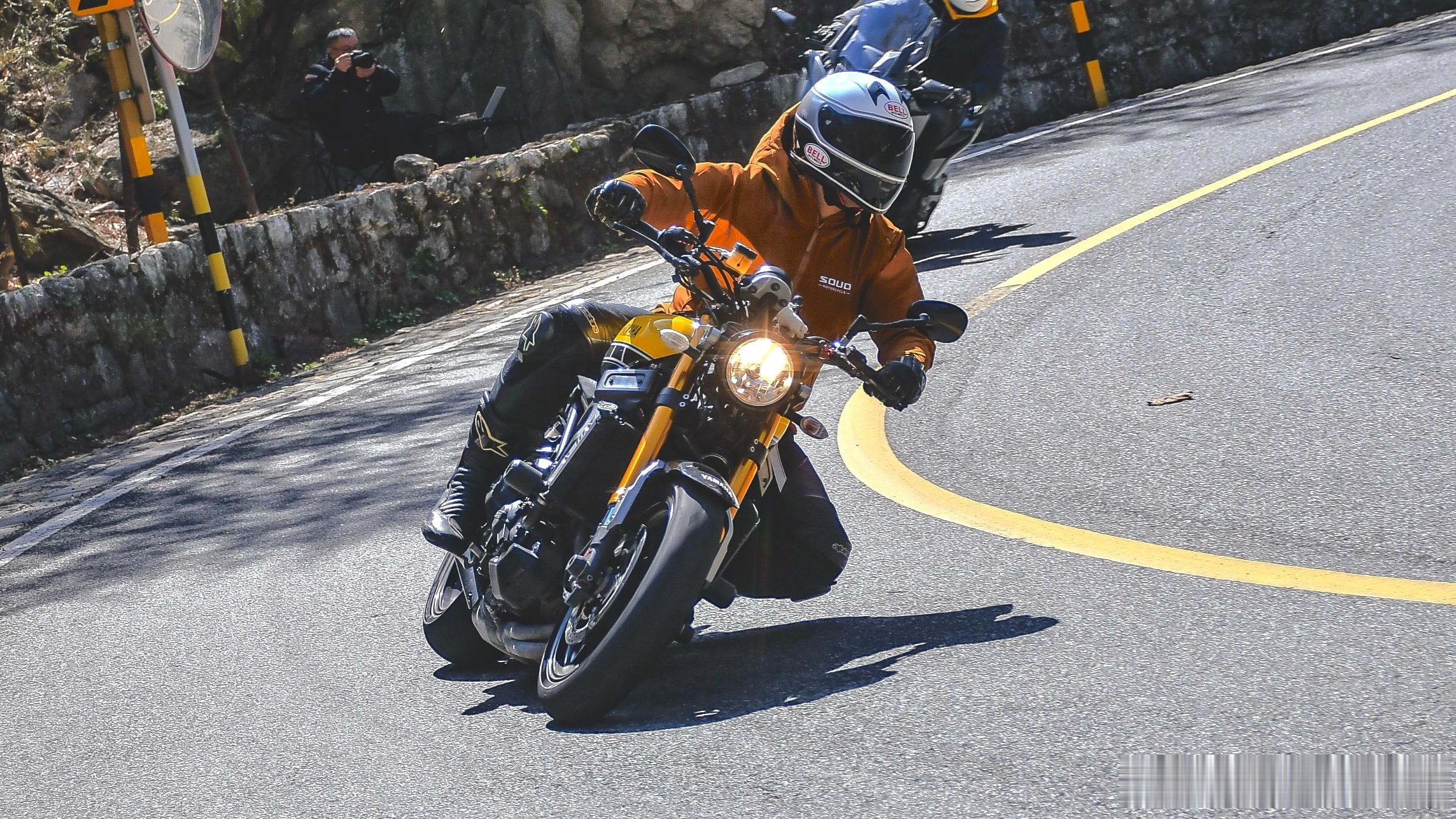 干掉10kg以后，这人确实看着细了一些，奖励自己一点小礼物～凯文聊车