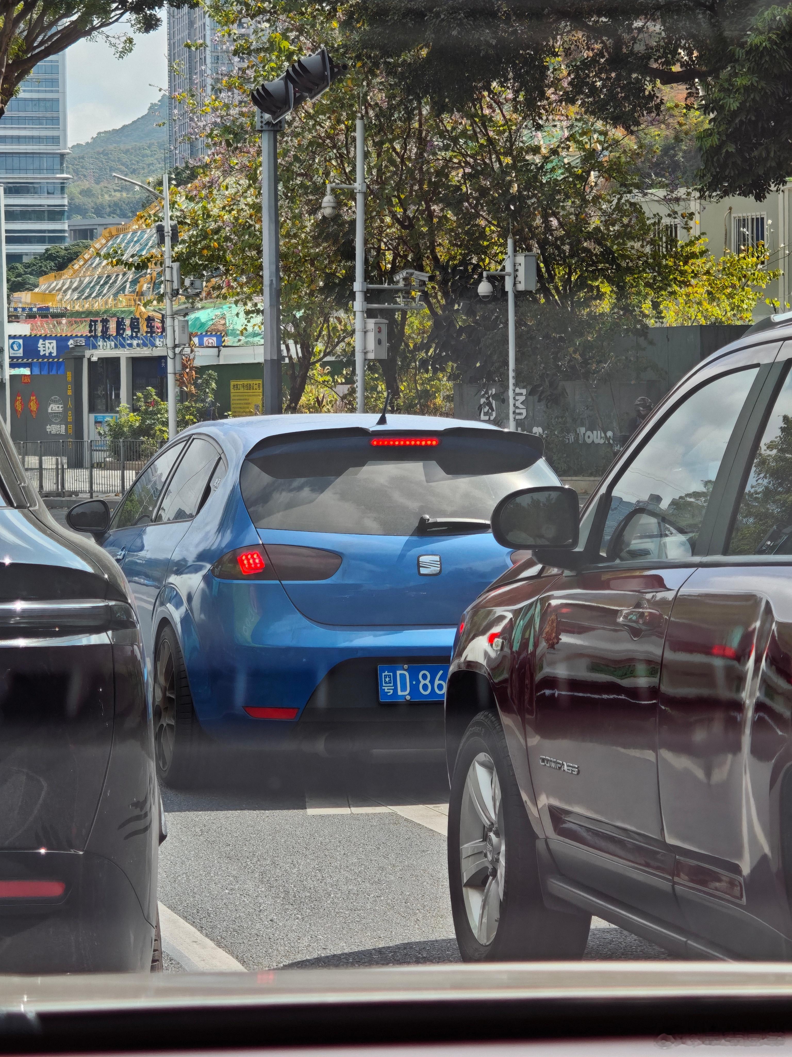 不管是图一图二、还是图三、都很难得。这路也太爽了电车同学随便聊