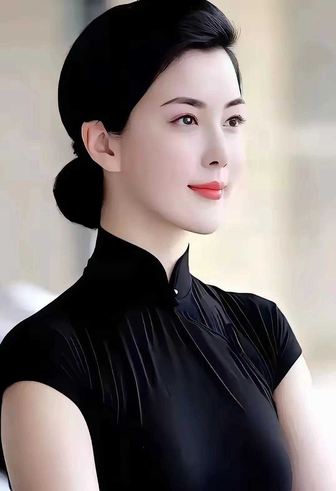 上联：纵有千金求妙手，
下联：方不对证难回春。
这时候联的含义是妙手回春。
千金