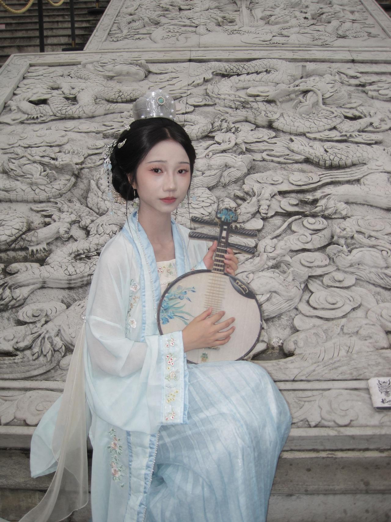汉服冲冲冲 汉服与古建筑的邂逅 国风打卡 汉服之美在华夏 汉服打卡圣地