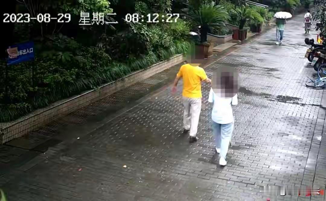 “色字头上一把刀！”浙江湖州，18岁女子刚入职，给60岁老中医当助手。老头以帮助