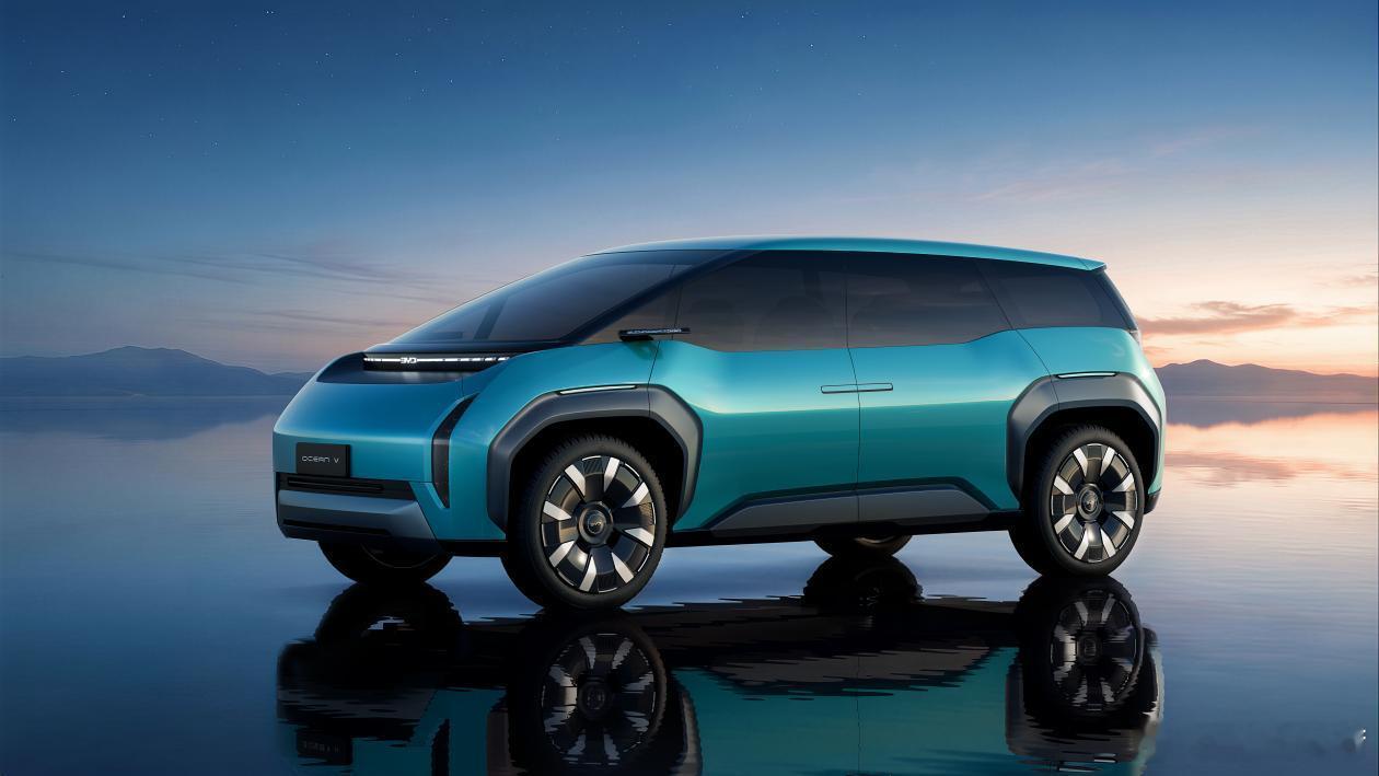 比亚迪上次发布“闪充”技术后，很多人都以为只有纯电车型才能搭载闪充。实际上，插混