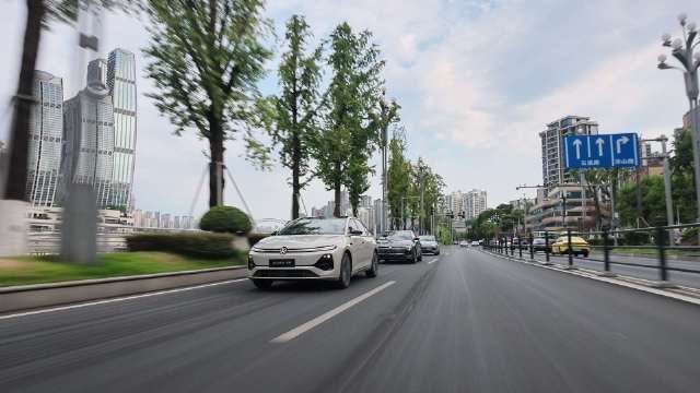 成都车展上汽大众ID.ERA 5S正式上市，标志着品牌新能源智能化转型再进一步。ID.ERA 5S直