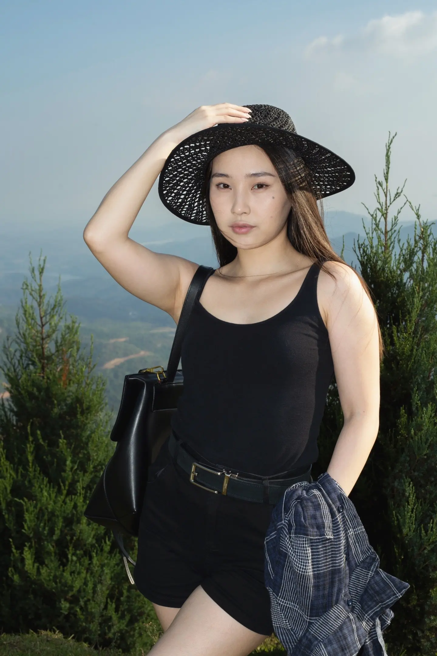 别问为啥照片和本人不符，太相符的我根本就不会往外发