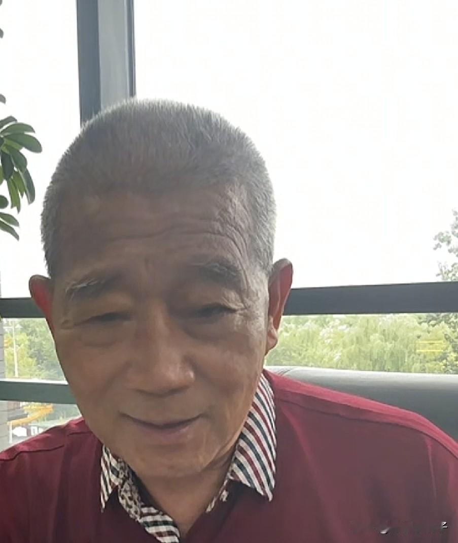 老黄直播，提到：马上开学了，要带着天赐回广西南宁了，那边交了半年的学费，还是寄宿
