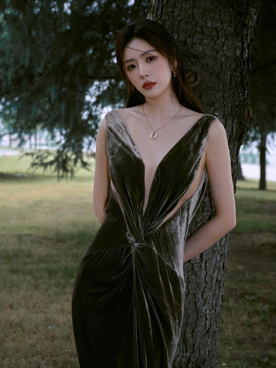 2025中国电影大数据荣誉之夜 作为长江儿女的蔡文静，今晚在光影中传递家乡的美，