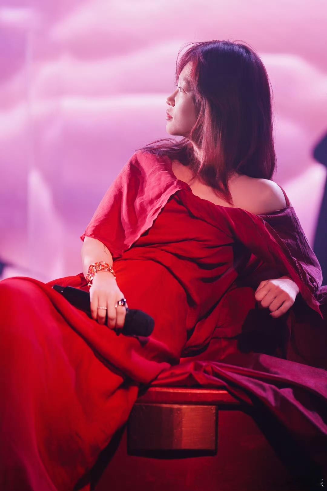 陈婧霏演唱会 春夏邵艺辉 哇！陈婧霏北京巡演，第一天遇见庄达菲、任彬，第二天邵艺