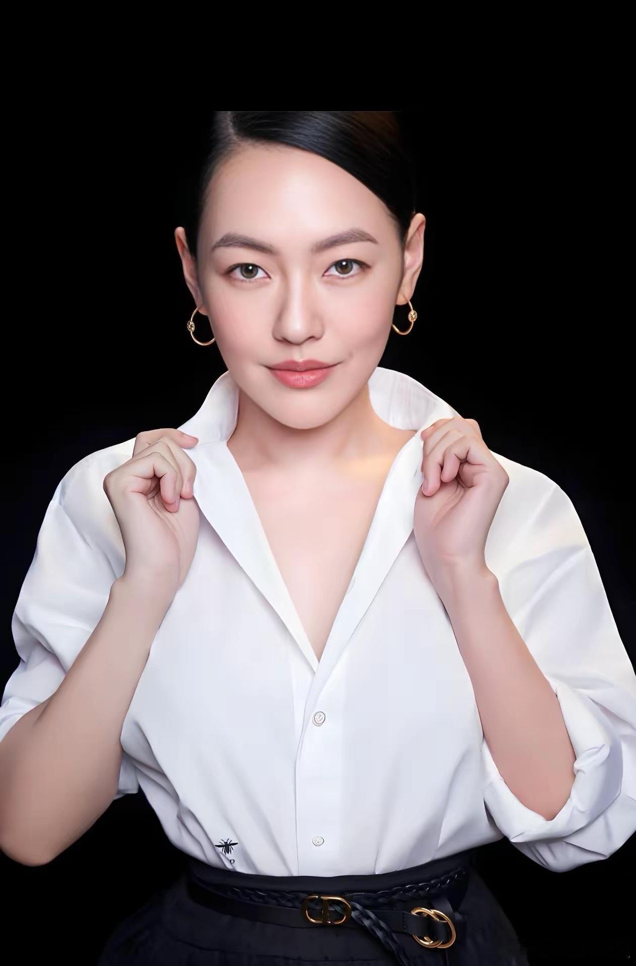 小S在姐姐大S去世满一周年后强势宣布正式复工不仅回归节目《小姐不熙娣》还说应该可