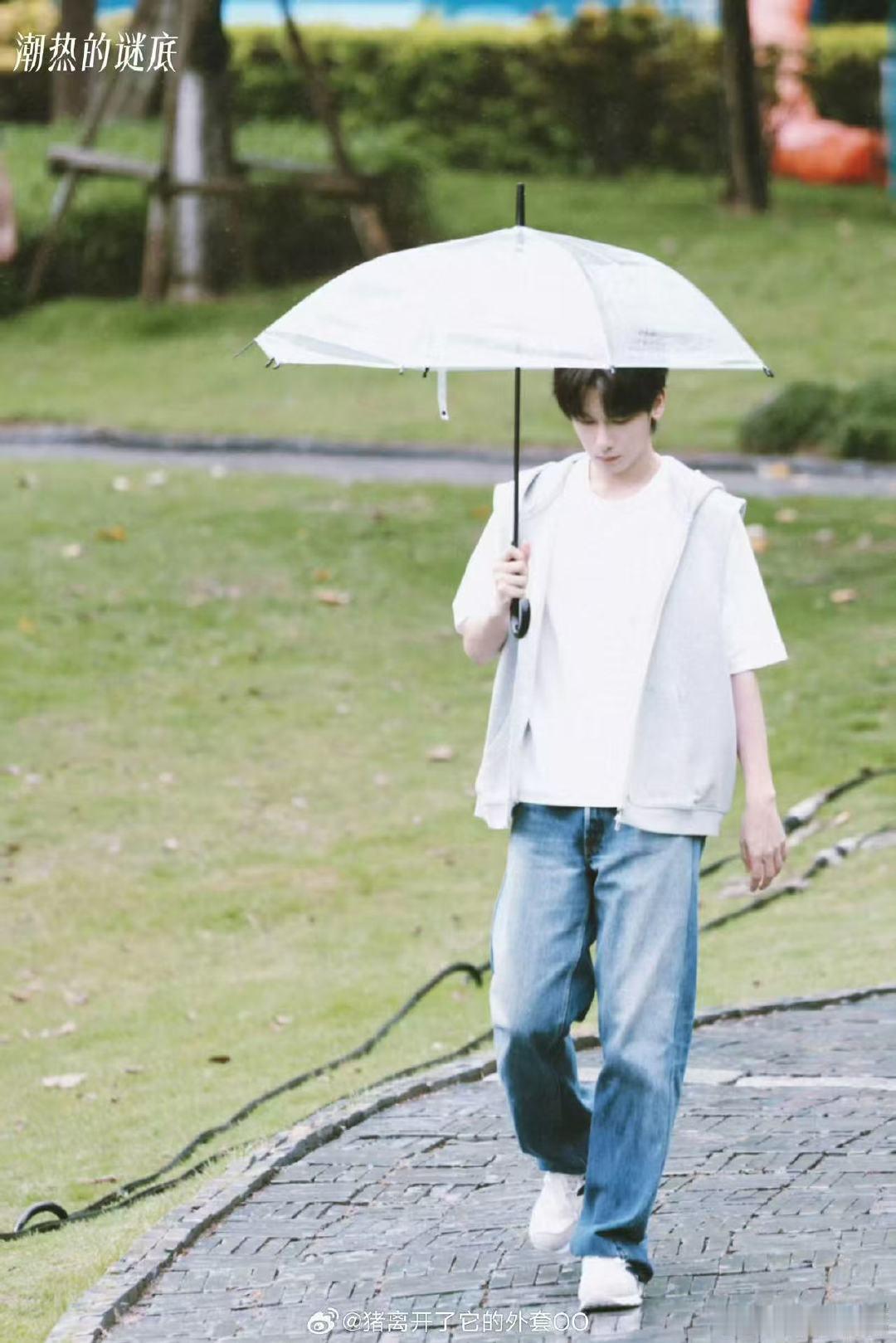 周也胡先煦平番按姓氏笔画排序潮热雨季未解之谜路透 《潮热雨季未解之谜》片场路透曝
