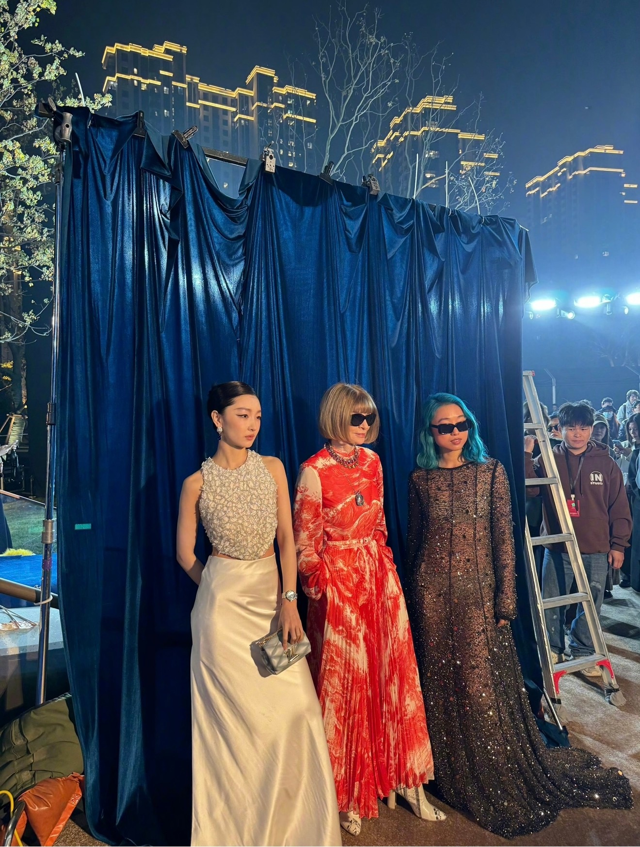 刘冲回应vogue阵容争议  服饰与美容 每一个时代都有自己的蓝色窗帘。 ​​​
