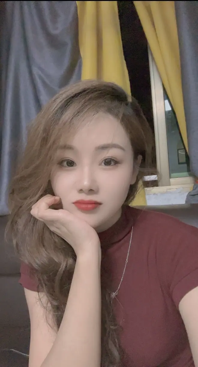 小时候觉得，5块钱很贵，10点很晚， 一生很长，生活很甜。 长大后才发...