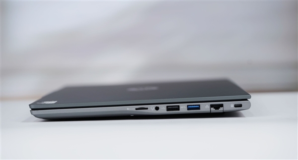 首发仅2899元 奥睿科Obook超能笔记本图赏