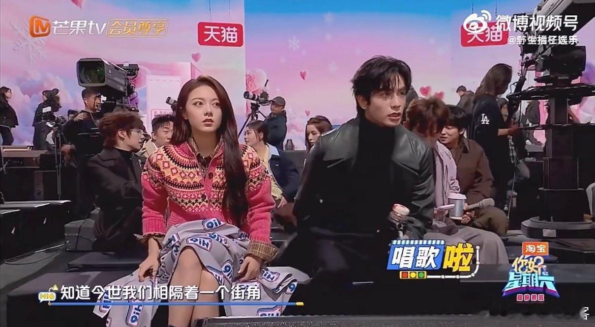 宋威龙清唱遇到 宋威龙一开口直接惊艳！清唱《遇到》苏感拉满，被赵今麦夸歌神真的实