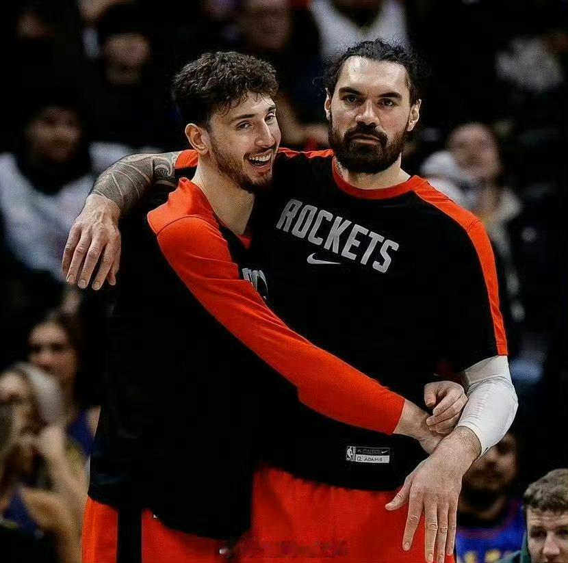 乌度卡谈双塔：“我们知道会继续用双塔，然后当进入争抢模式的时候，我们知道申京和亚