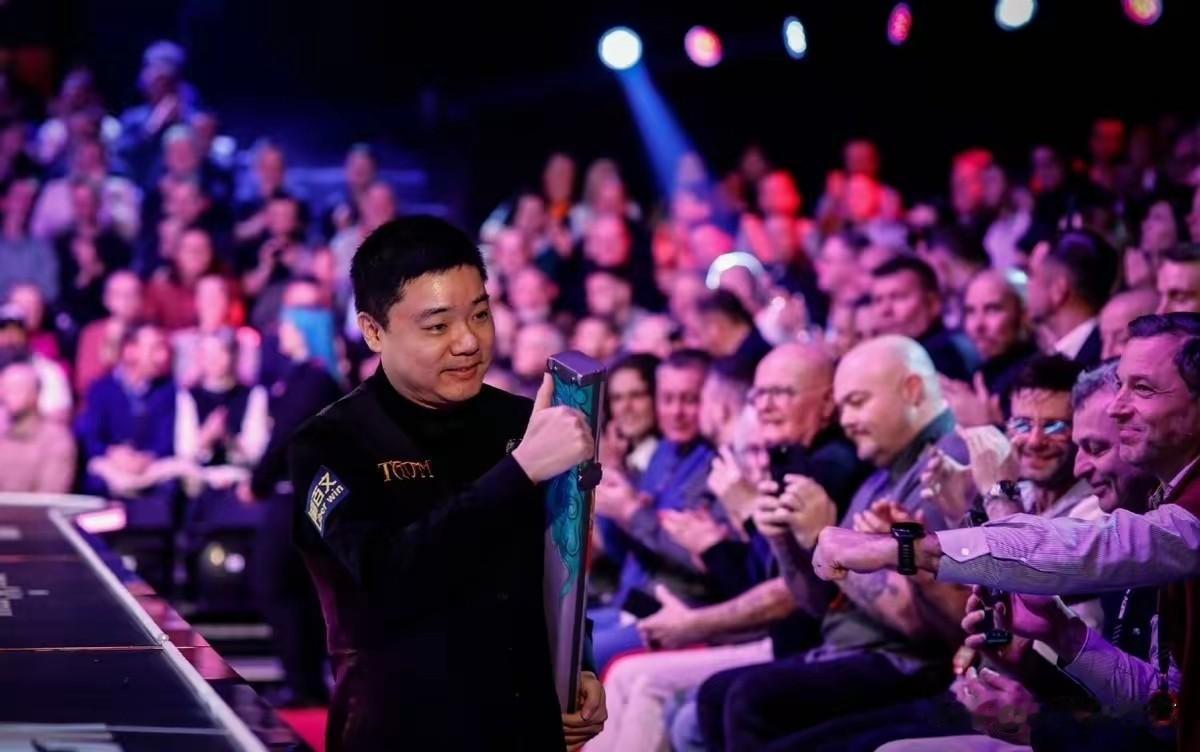 斯诺克英锦赛结束了三场1/4决赛，三位打入8强的中国球员全部输球出局。三届赛会冠