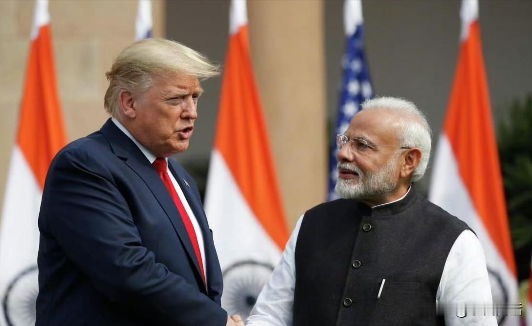 莫迪终于屈服于美帝的“关税大棒”之下！
据今日俄罗斯(RT)报道，当地时间2月2