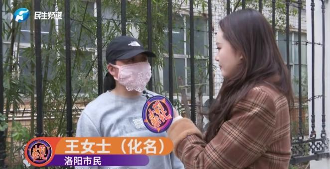 河南，一女子把70岁老母送养老院，护工端一盆开水，直接把母亲左脚丢进盆里，母亲觉