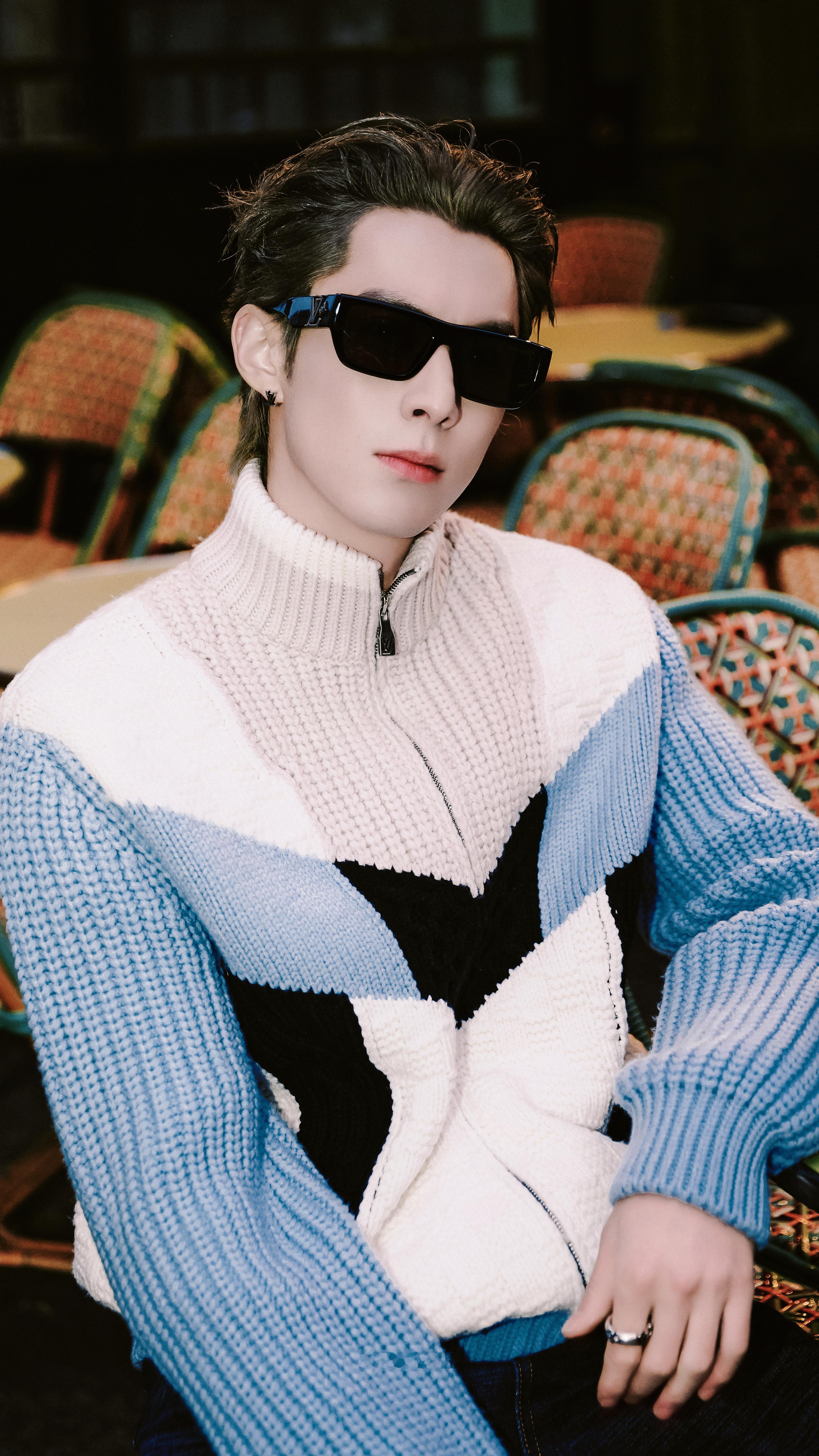 潮男の品格 巴黎画报📸｜王鹤棣王鹤棣白鹿买了一车东西白鹿王鹤棣发烤肠