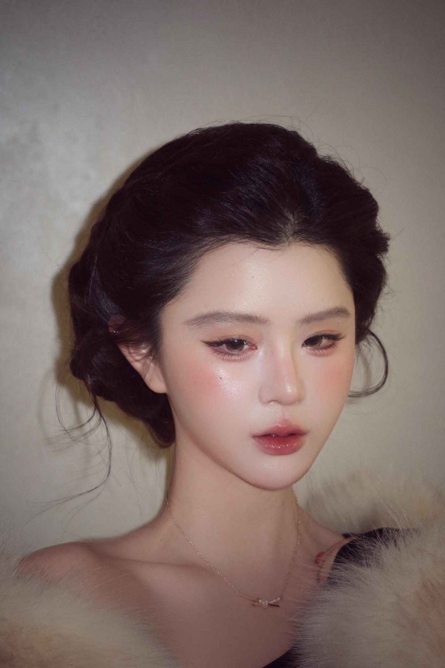 亲爱的 ，长长的睫毛不是用来挂住眼泪的