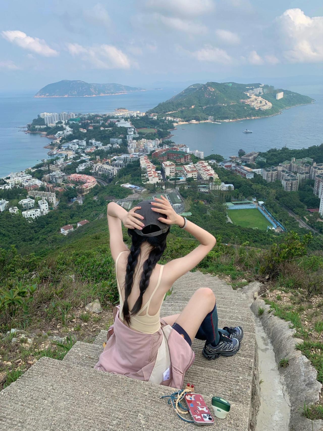 发现没，
但凡女人脸色好看，
整个人看着特别显年轻的，
背后往往都有一个能让她彻