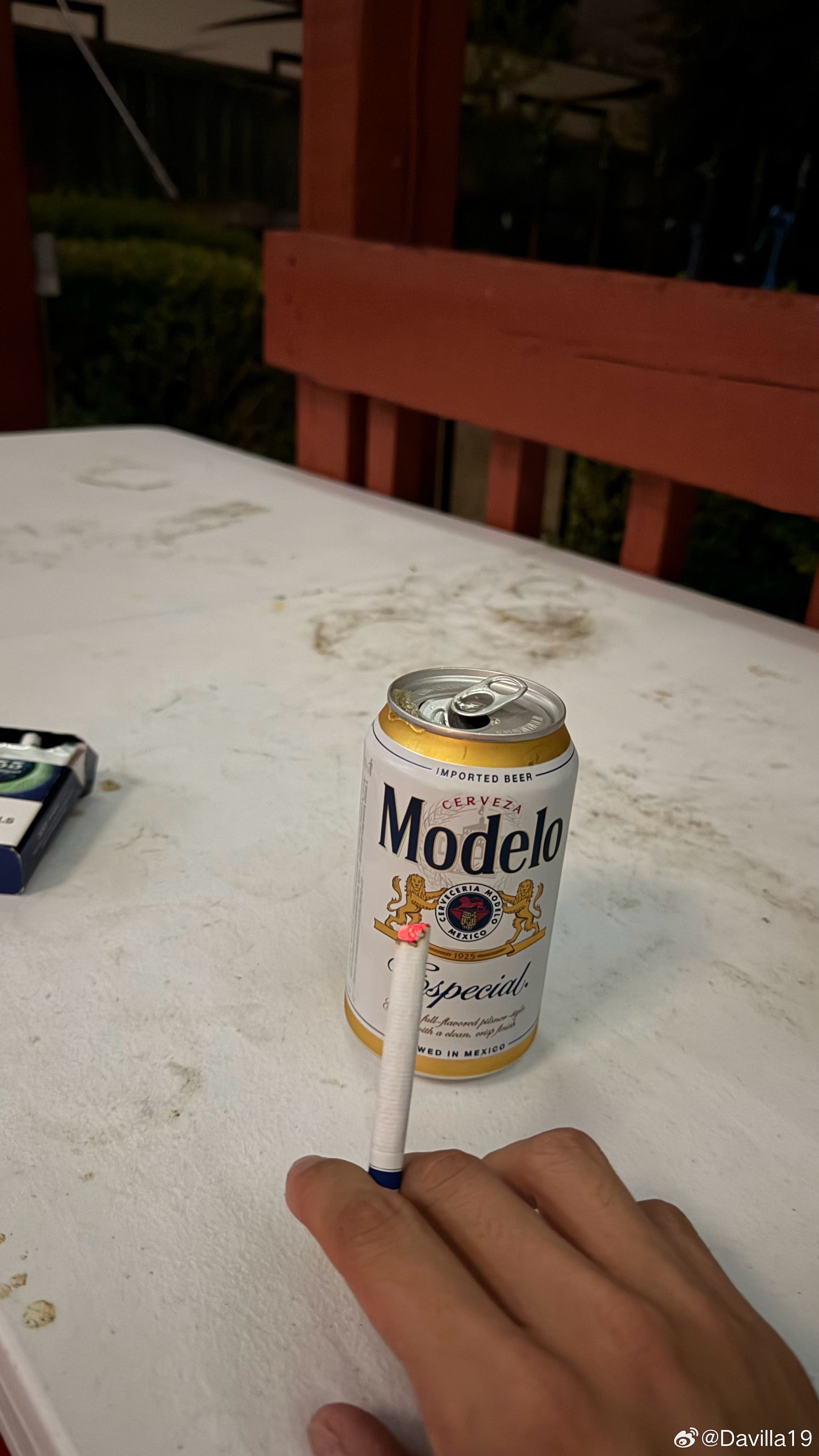 凌晨四点的达拉斯，点根烟，开瓶酒，敬你们 