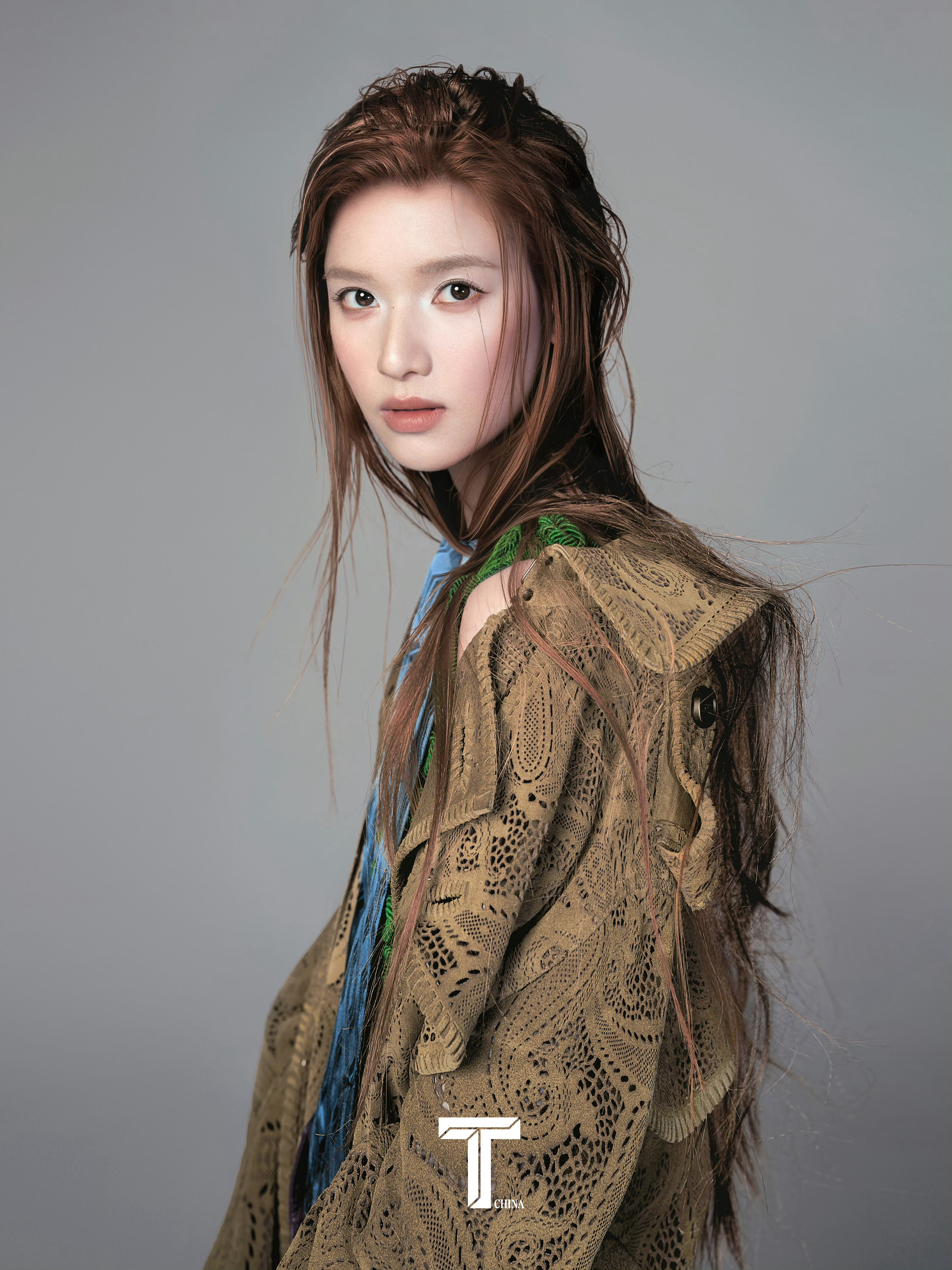 天呐！这表现力没谁了~张婧仪t锦绣四月刊封面