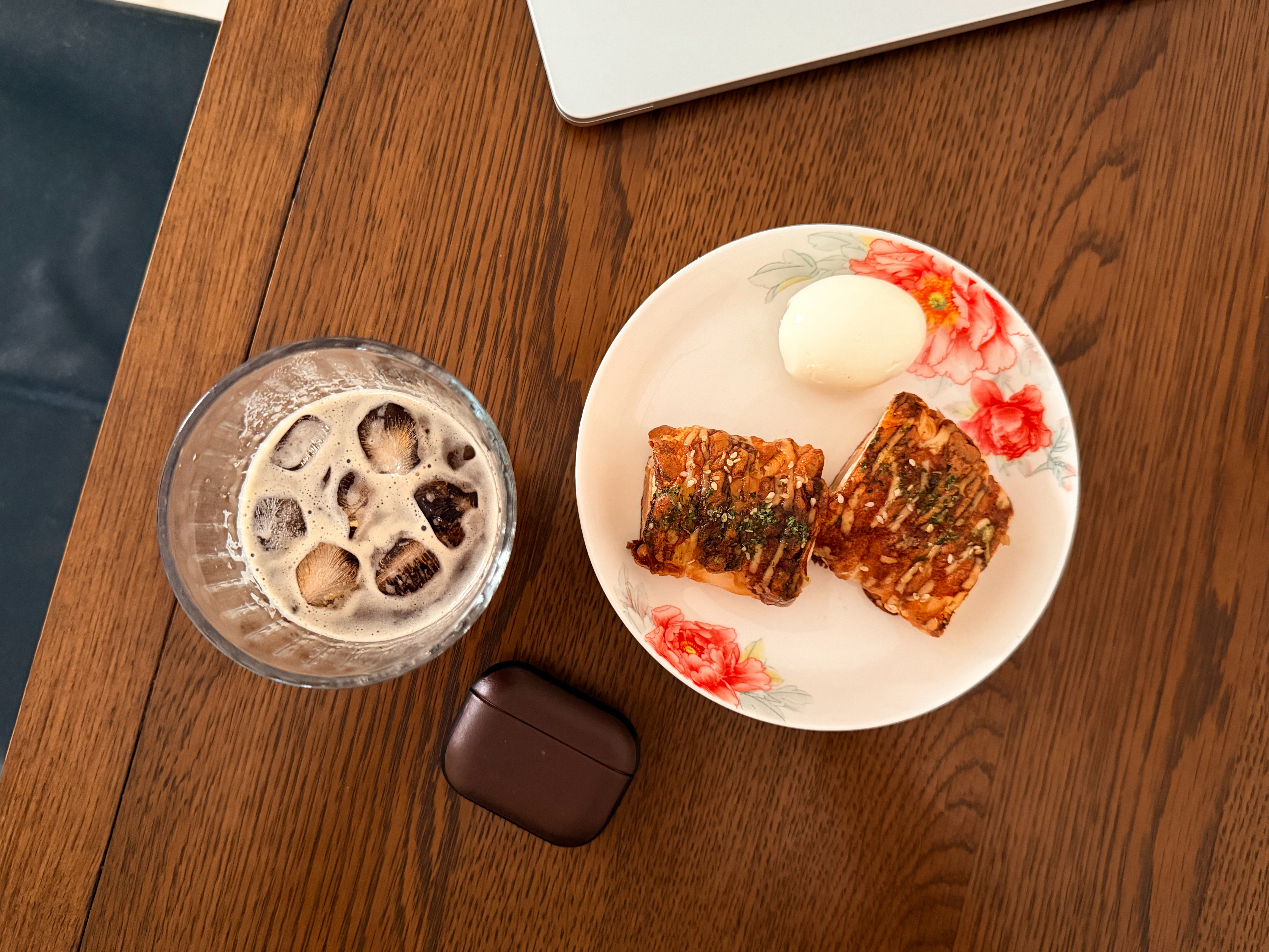 🍞🥚🧊☕️ 
