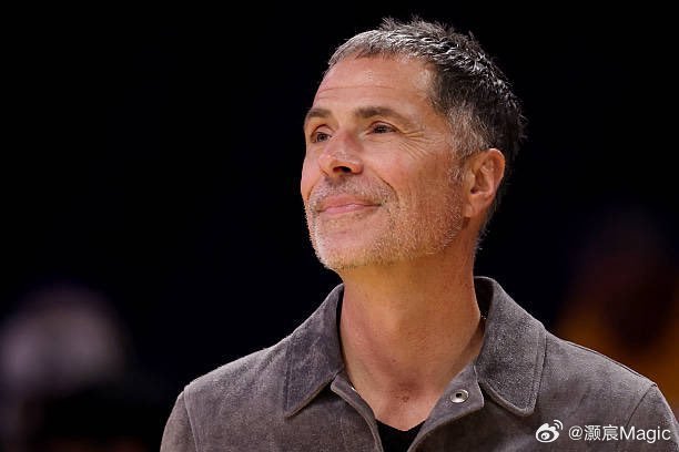 湖人和赫伯特琼斯相互之间存在兴趣湖人计划将自己2032年无保护首轮置换为多个未来