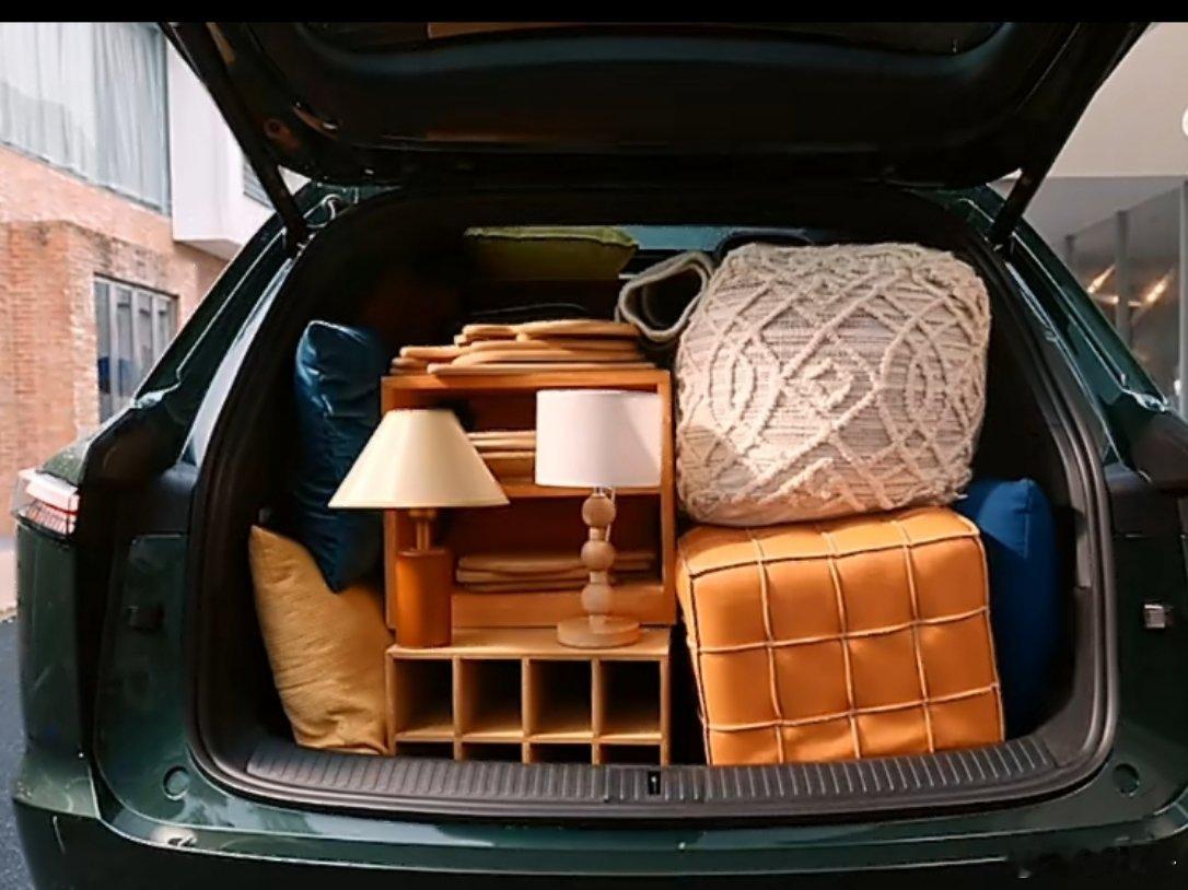 中国大五座SUV空间奇迹你有没有想过，全家露营时，床铺是铺平了，行李和装备该塞哪