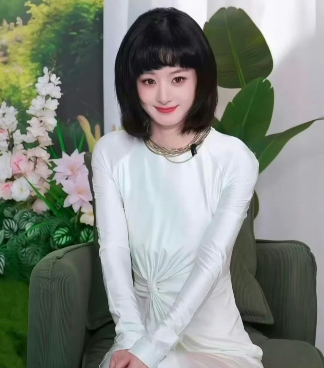 赵丽颖也不灵啊。平时不管古装现代装都美到封神的赵姐。这次的假发造型真的太拉胯了。