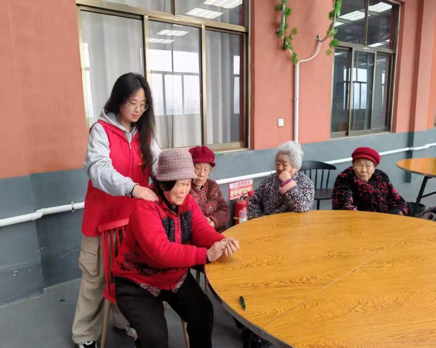 秦岭笑谈【情暖桑榆，青春担当：曲师大心院学子赴山亭康养中心开展志愿服务】为弘扬中