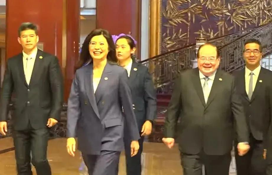 郑丽文访问大陆，布朗大学学者戈德斯坦称郑丽文“实际上值得获得诺贝尔和平奖”，因为