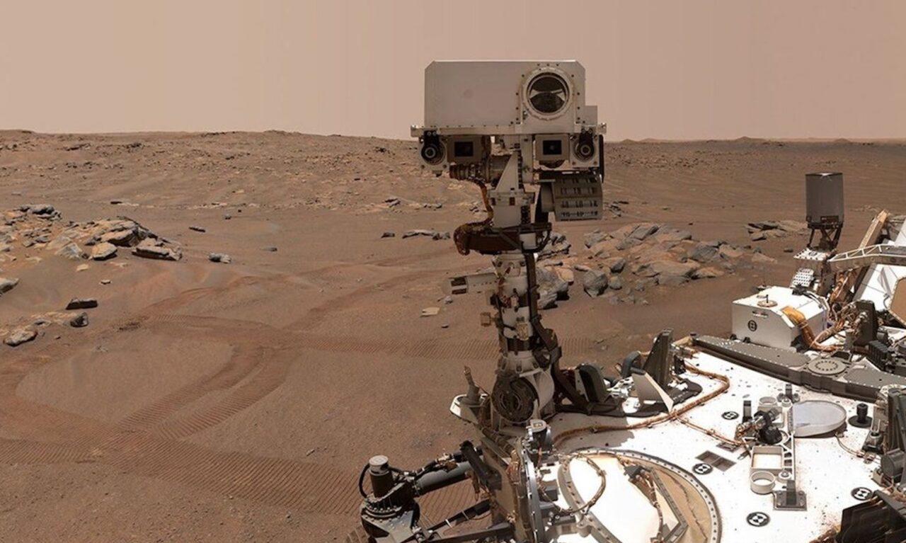 毅力号在火星发现“宝石母体”，关键线索藏在微光里

火星表面看起来荒凉、单调，真