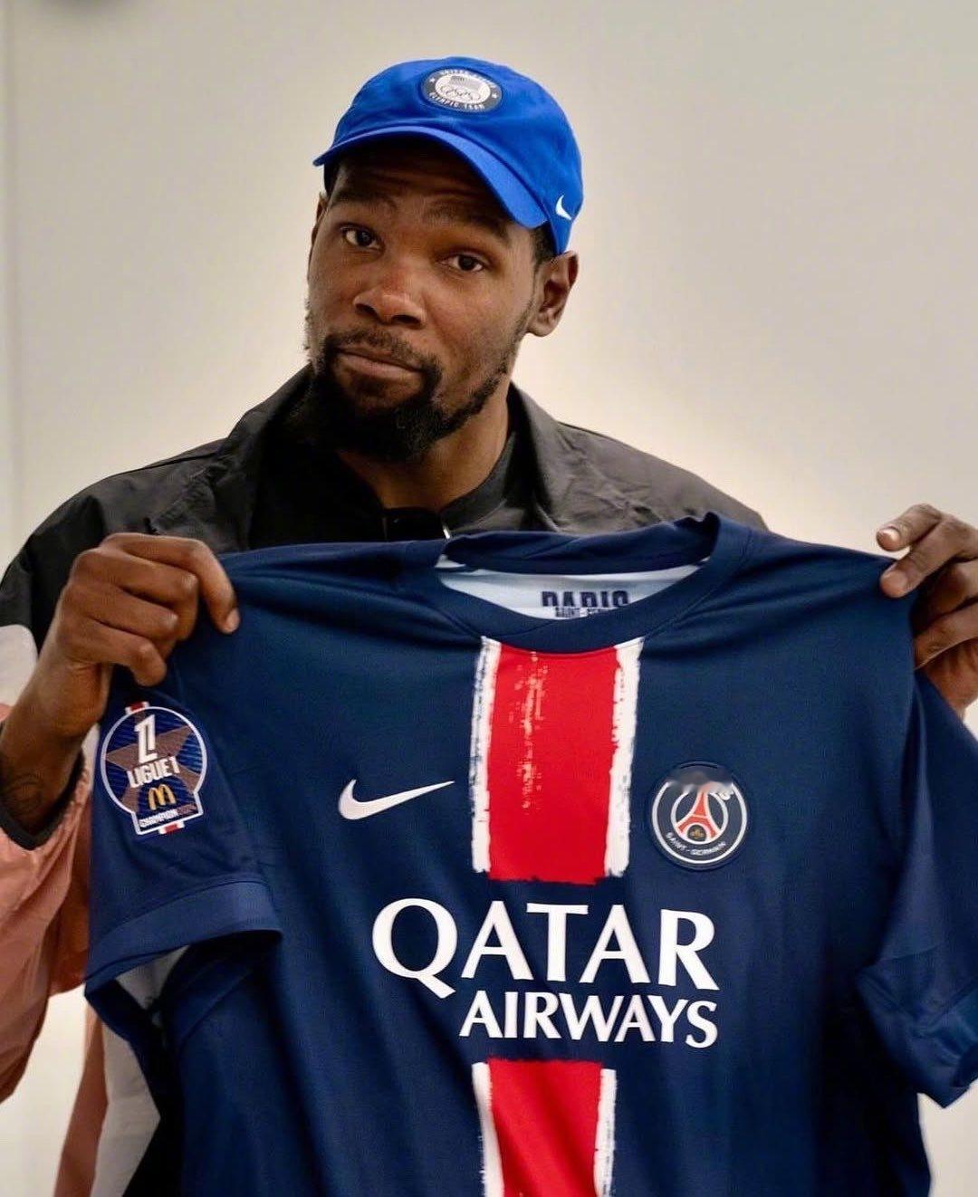 PSG x Nike KD 6作为「大巴黎的小股东」杜兰特，自然要跟自己的球队合