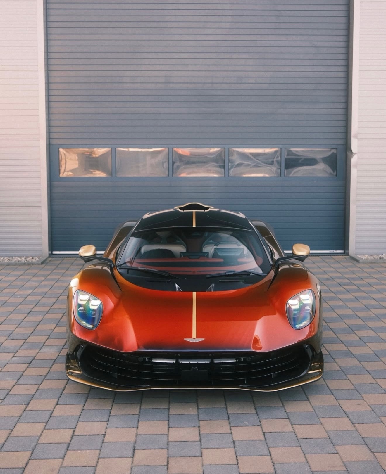 Aston Martin Valhalla油漆：Rosso Andromeda 