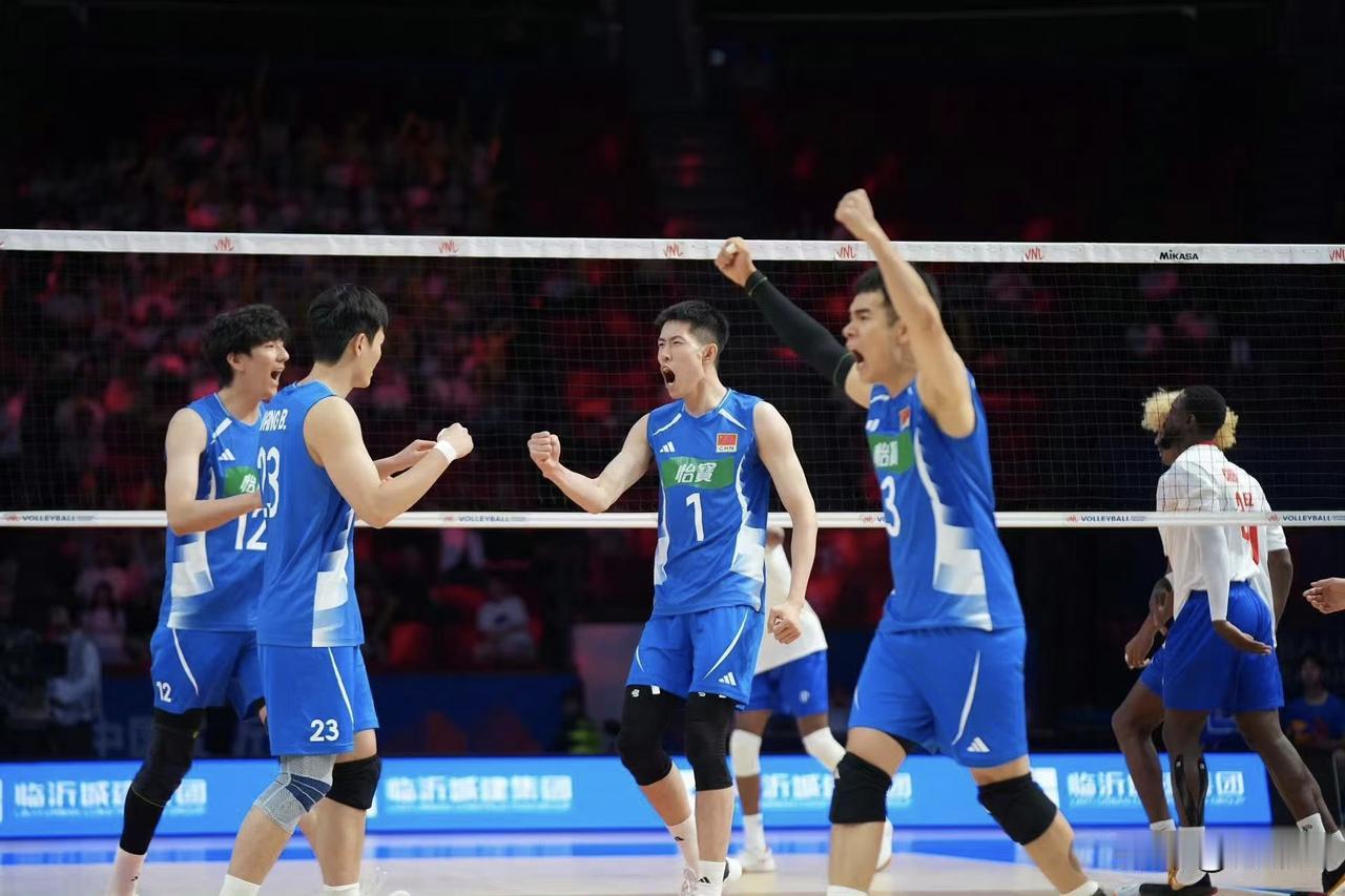 古巴和中国男排此前均三连败，今天中国男排3：0零封古巴，拿到15.25分积分，祝