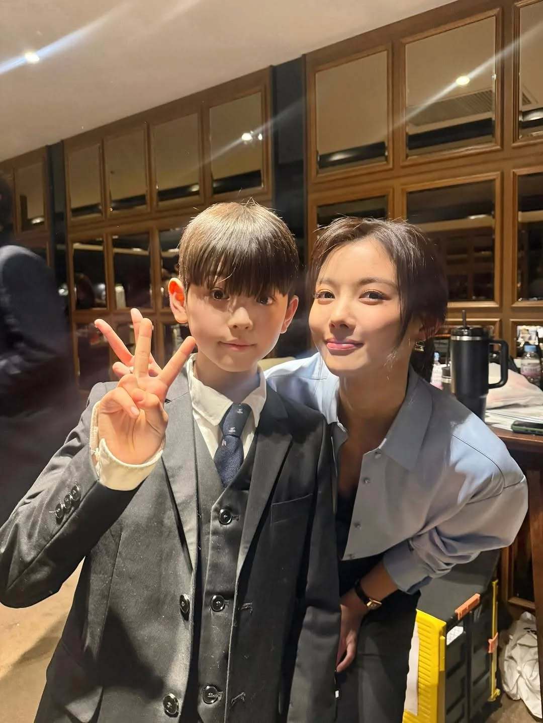 亲爱的x 年幼版俊西的扮演者朴厚ins发布与金裕贞的合影✌🏻✌🏻 ​​​