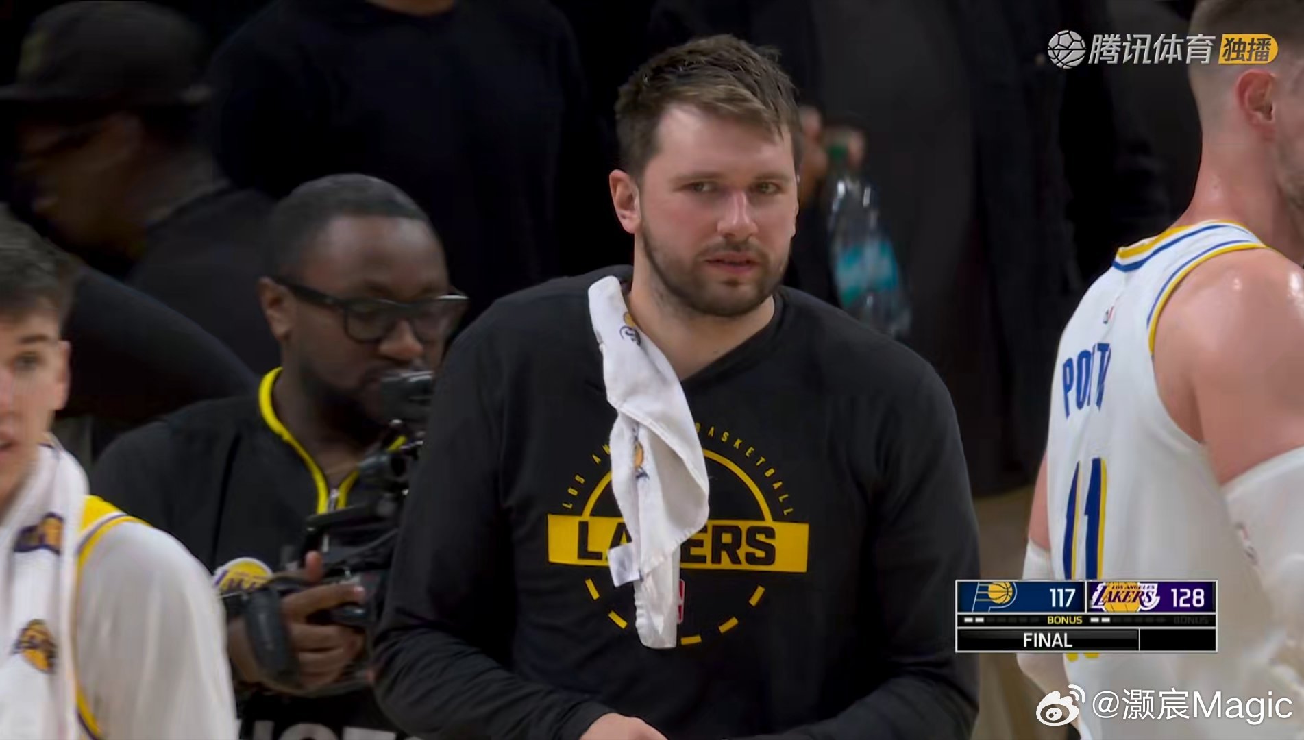 湖人128-117步行者，詹姆斯缺阵！东契奇44分9篮板5助攻3抢断2盖帽，里弗