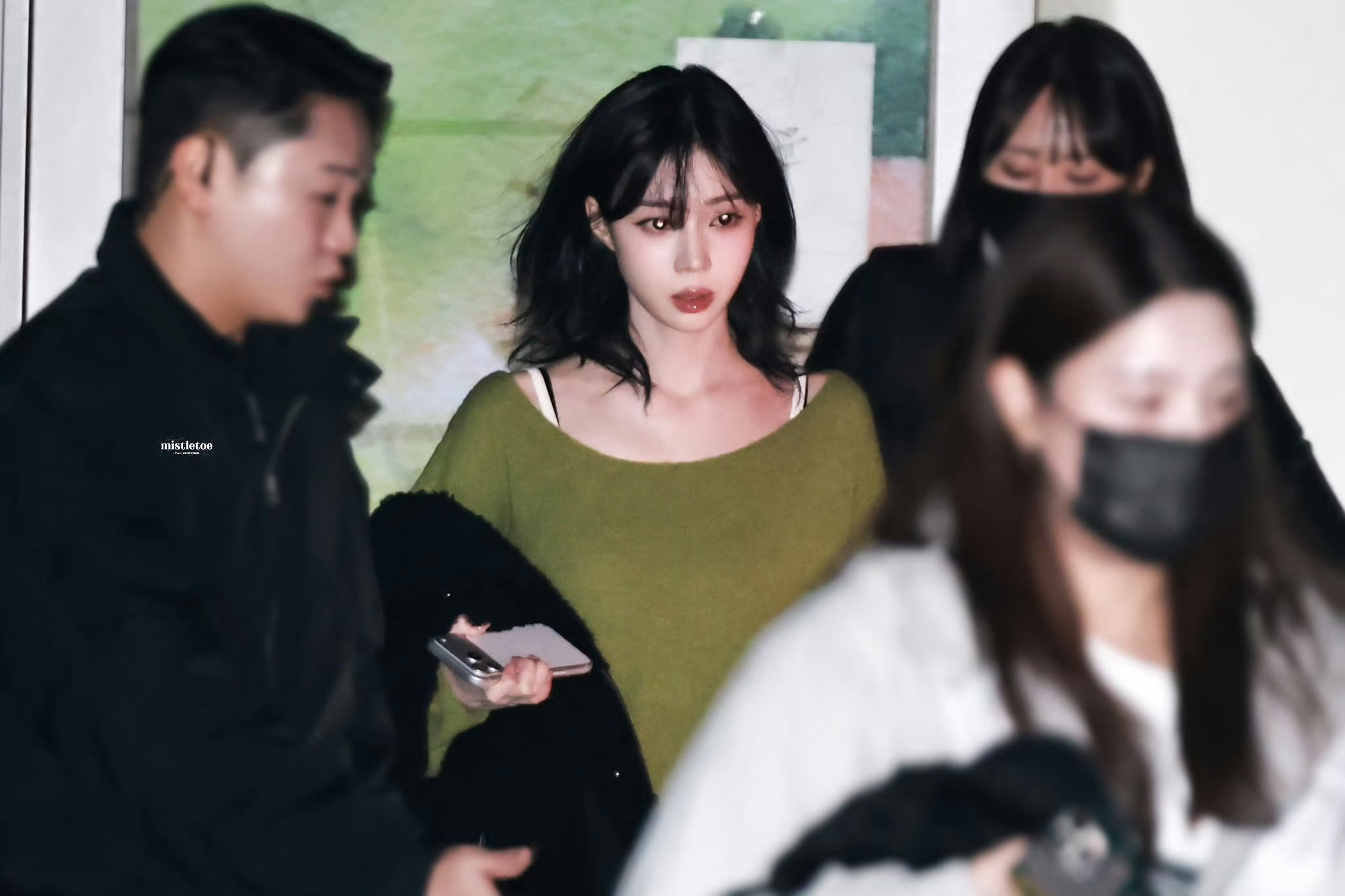 金玟庭线下签售状态【金玟庭】白皮穿草绿竟然这么好看 