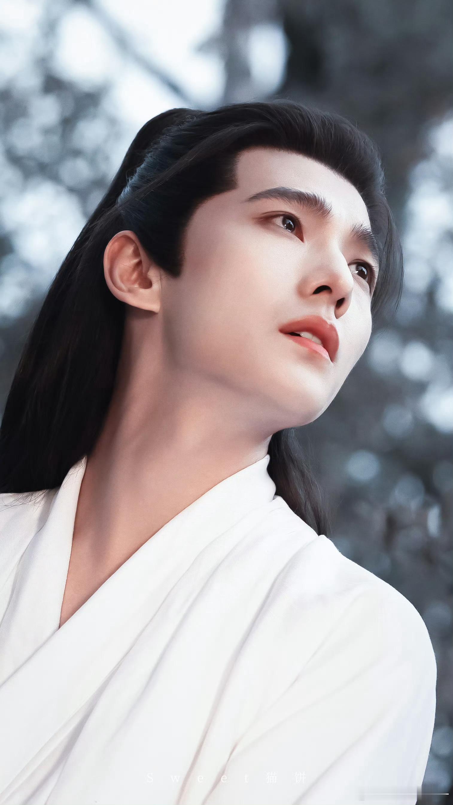 杨洋 呜呜 美人 我的眼泪从嘴角流下来了