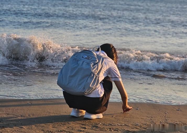 南多凛 x 全素英青春气息扑面而来🌊💙💚 ​​​
