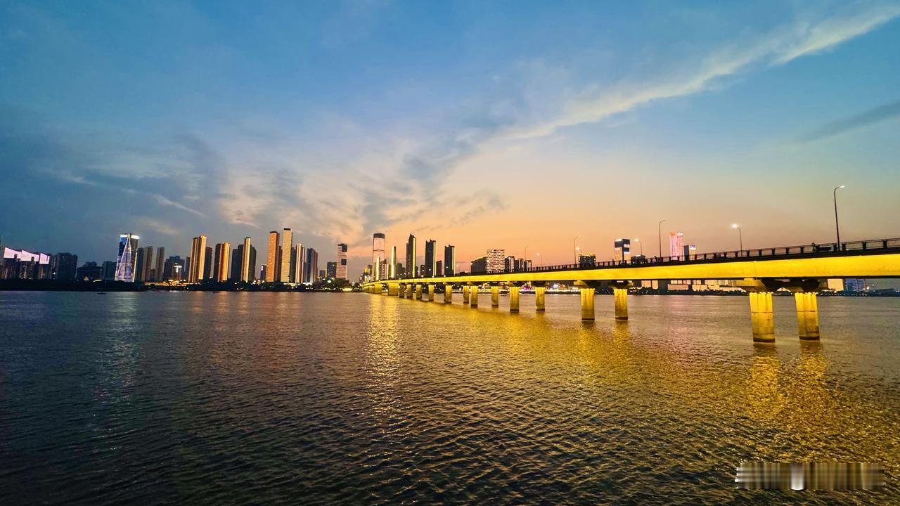 湘江晚霞