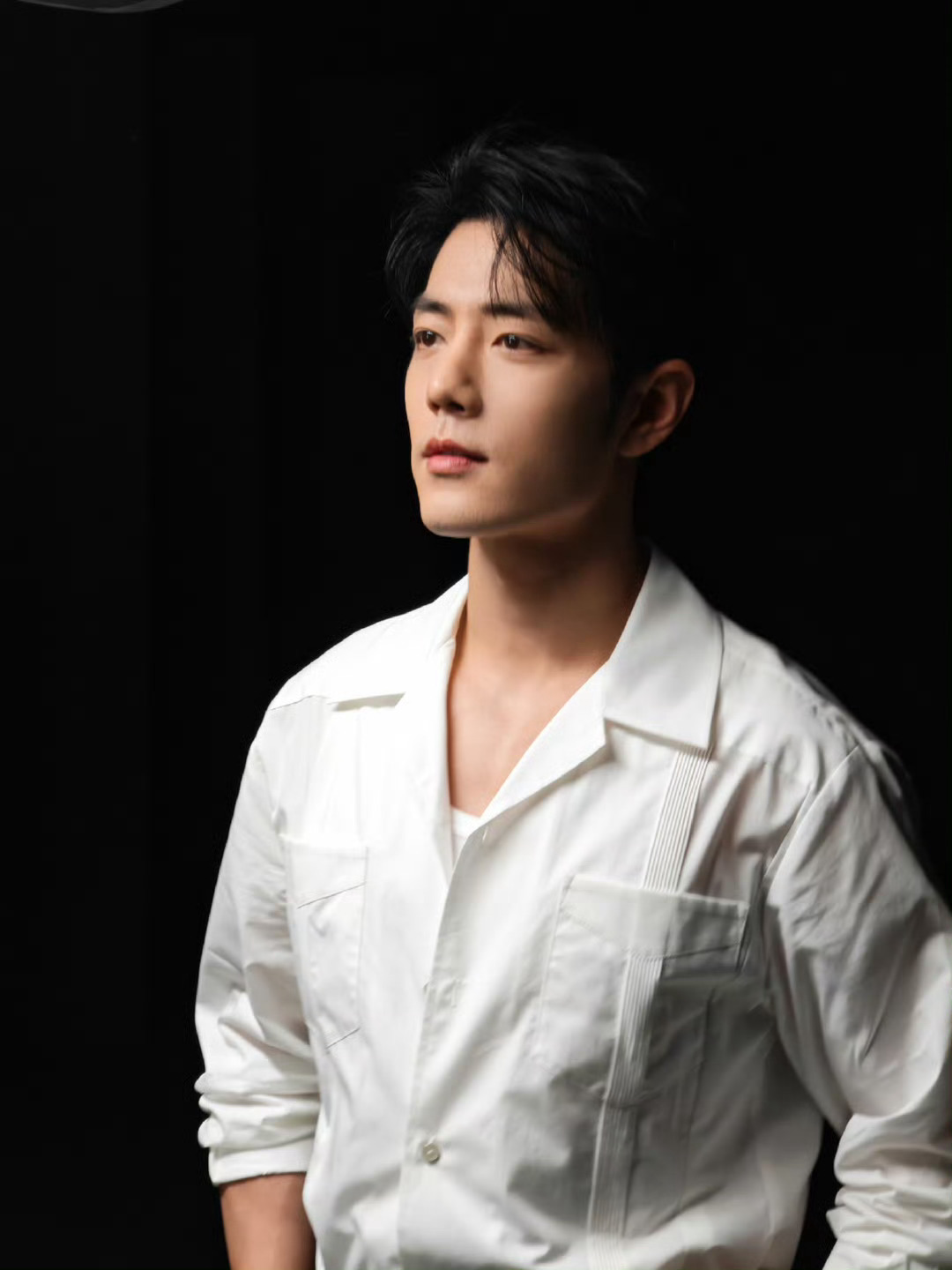 肖战得闲谨制主题曲MV瞬间肖战得闲谨制主题曲MV十八宫格  这个冷脸肖战又爽到了