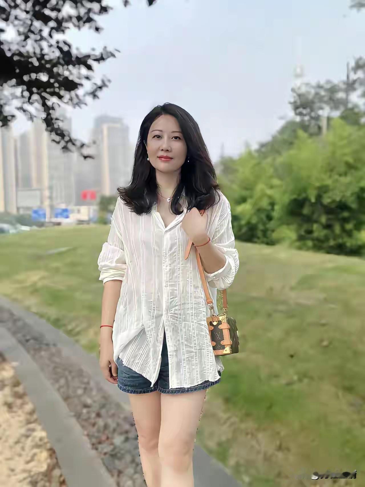 人到中年，顿感空落，急寻男友，早日成家！
